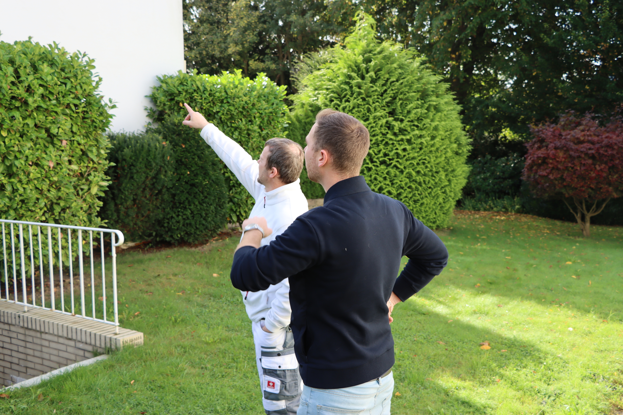 Meister und Geselle im Austausch